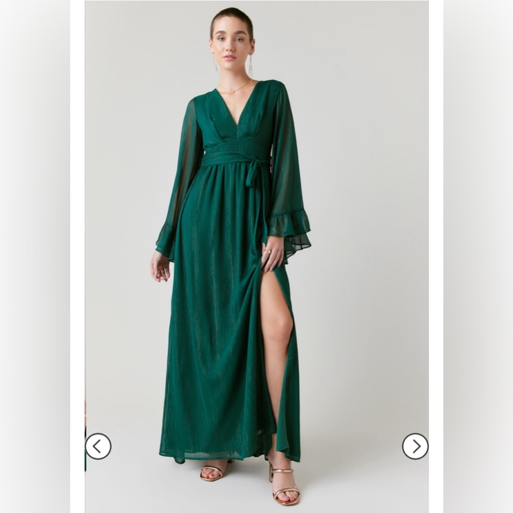 Francesca’s flutter sleeve maxi dress